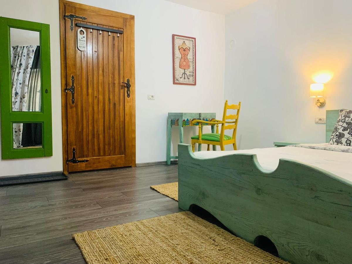 Hotel Casa "La Moara Din Gradina" Eftimie Murgu Esterno foto