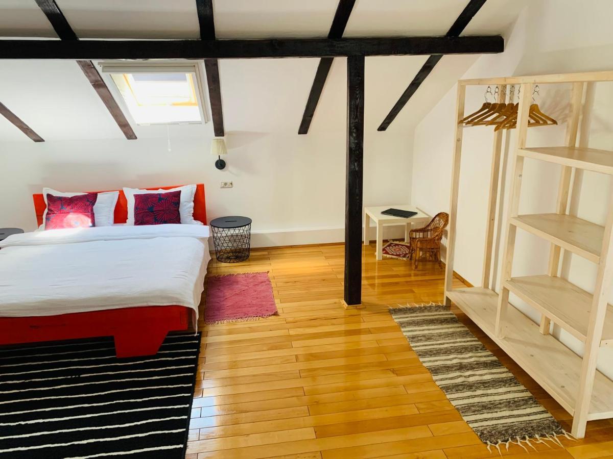 Hotel Casa "La Moara Din Gradina" Eftimie Murgu Esterno foto