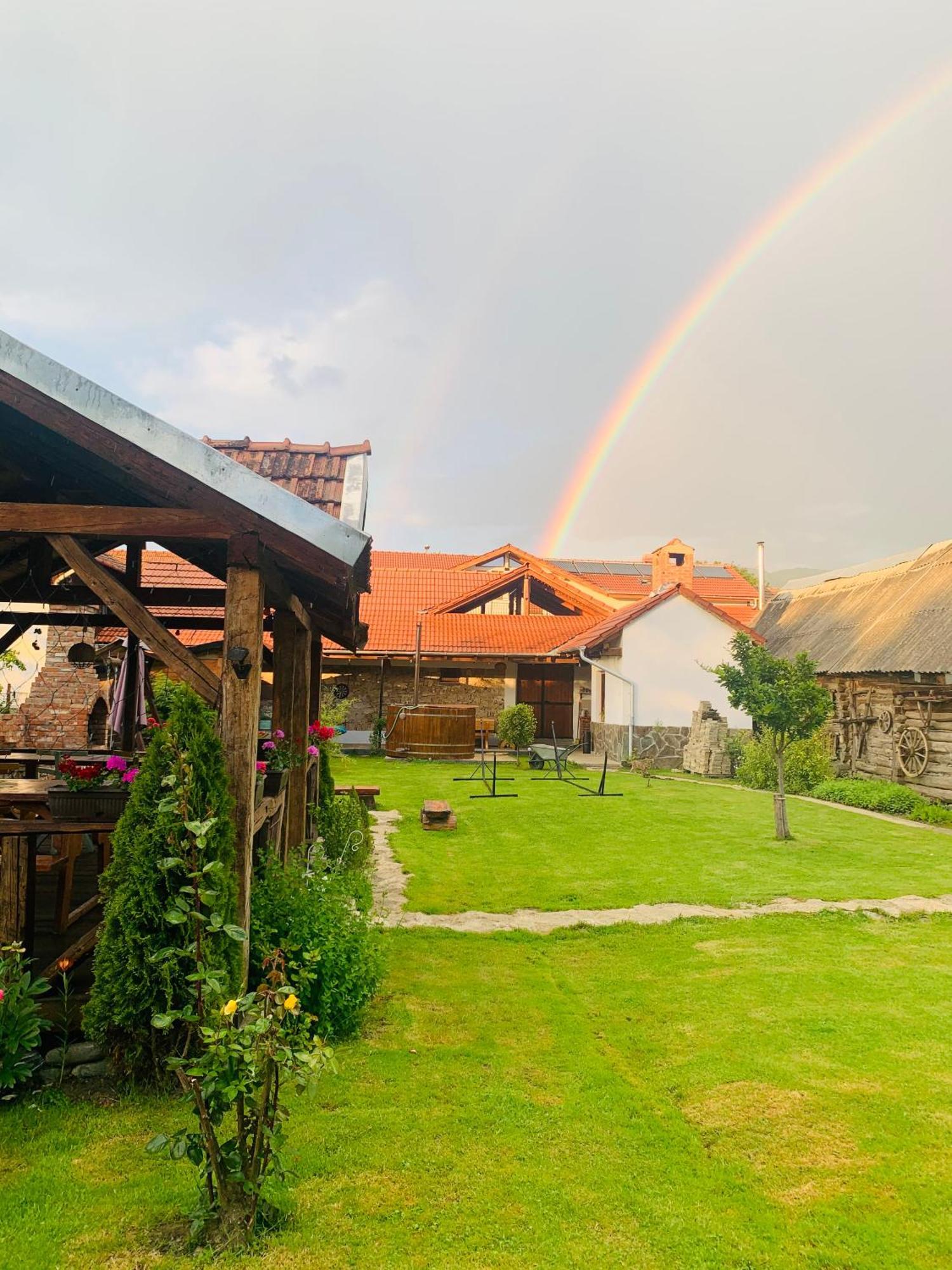 Hotel Casa "La Moara Din Gradina" Eftimie Murgu Esterno foto