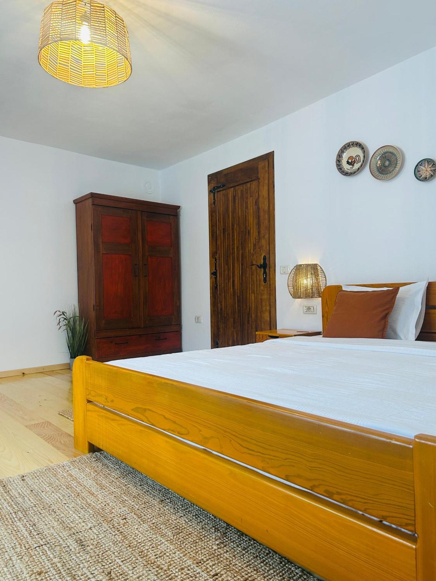 Hotel Casa "La Moara Din Gradina" Eftimie Murgu Esterno foto