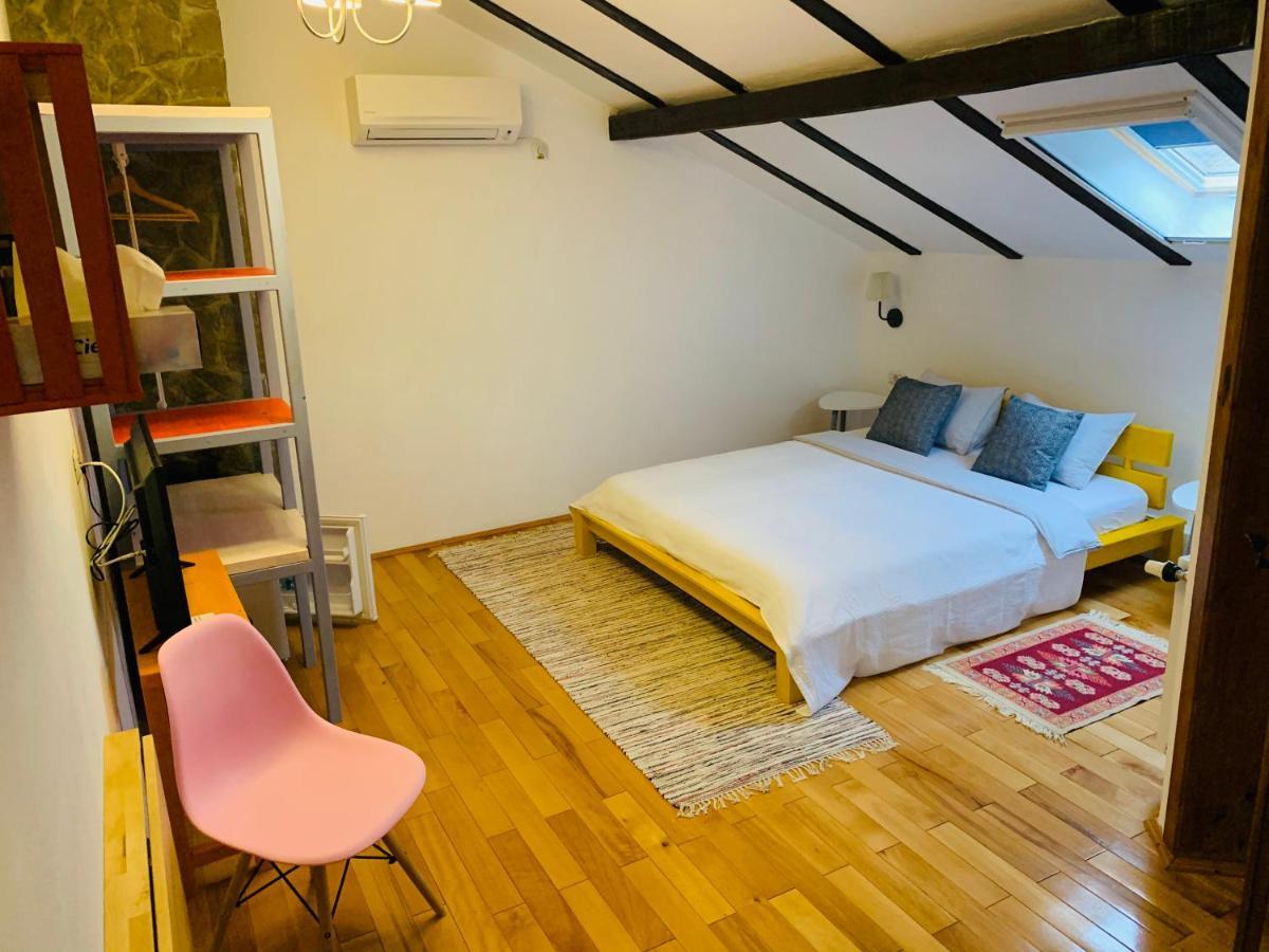 Hotel Casa "La Moara Din Gradina" Eftimie Murgu Esterno foto